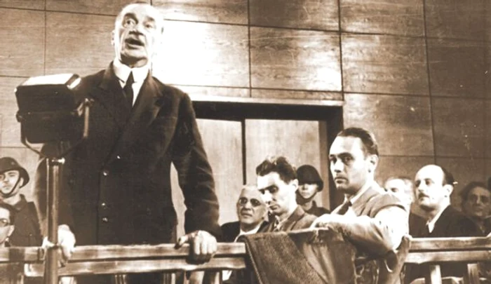 Maniu, la aproape 75 de ani, în timpul procesului înscenat de comuniști și terminat cu condamnarea pe viață a marelui om politic