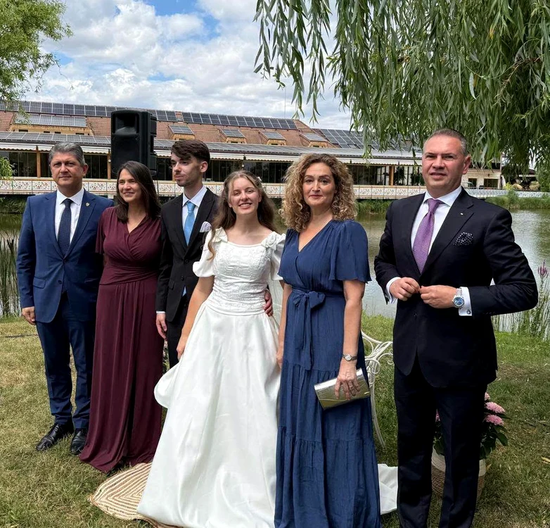 Nuntă în familia Bodnariu FOTO: Titus Corlățean/FB