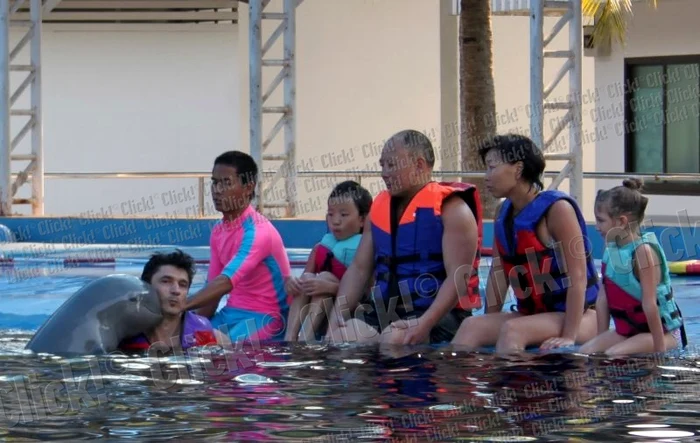 Ana, fetiţa lui Luis Lazarus, a fost vedeta trio-ului în vacanţa din Thailanda. (Foto: arhiva personală)