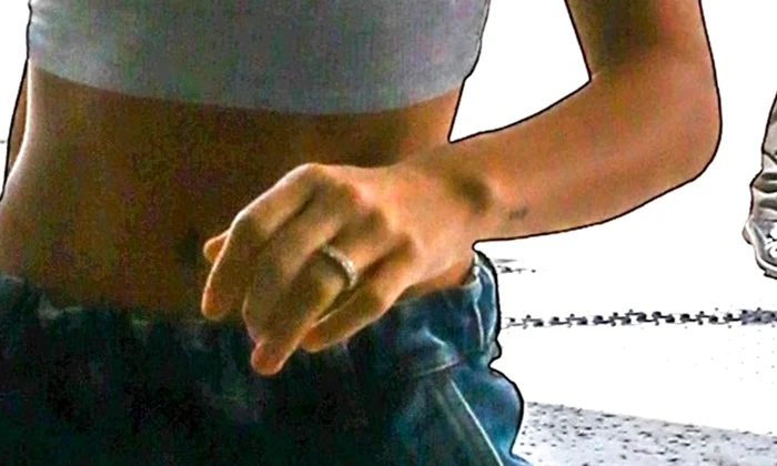 Justin Bieber and Hailey Baldwin catch a flight out of Miami! jpeg