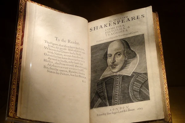 Volumul First Folio, la Folger Shakespeare Library, Washington DC, SUA
