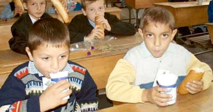 Iaşi: Elevii din Iaşi încep şcoala fără pacheţel de la Guvern
