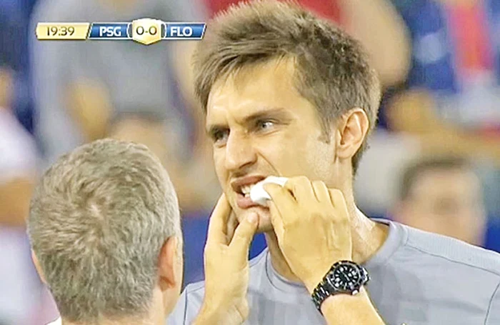 Tătăruşanu a fost tratat pe teren de medicii echipei sale