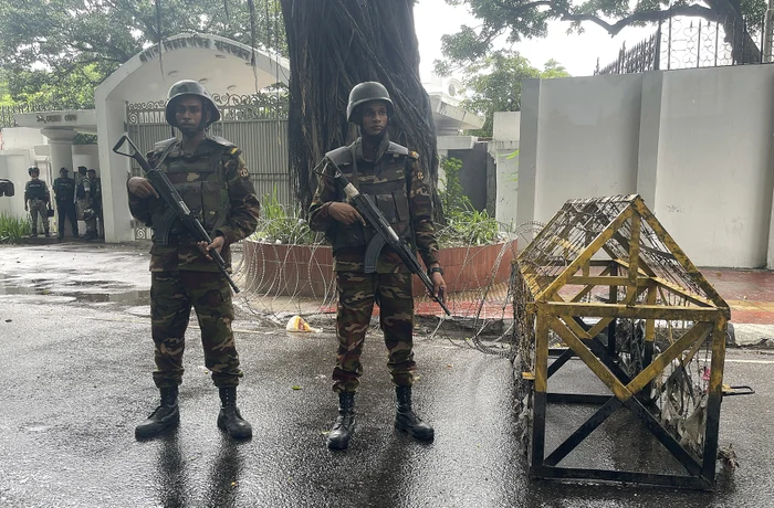 În Bangladesh s-a instituit interdicție de circulație după lovitura de stat FOTO EPA-EFE