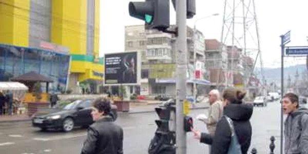 Pietrenii vor putea în curând să schimbe culoarea la semafor