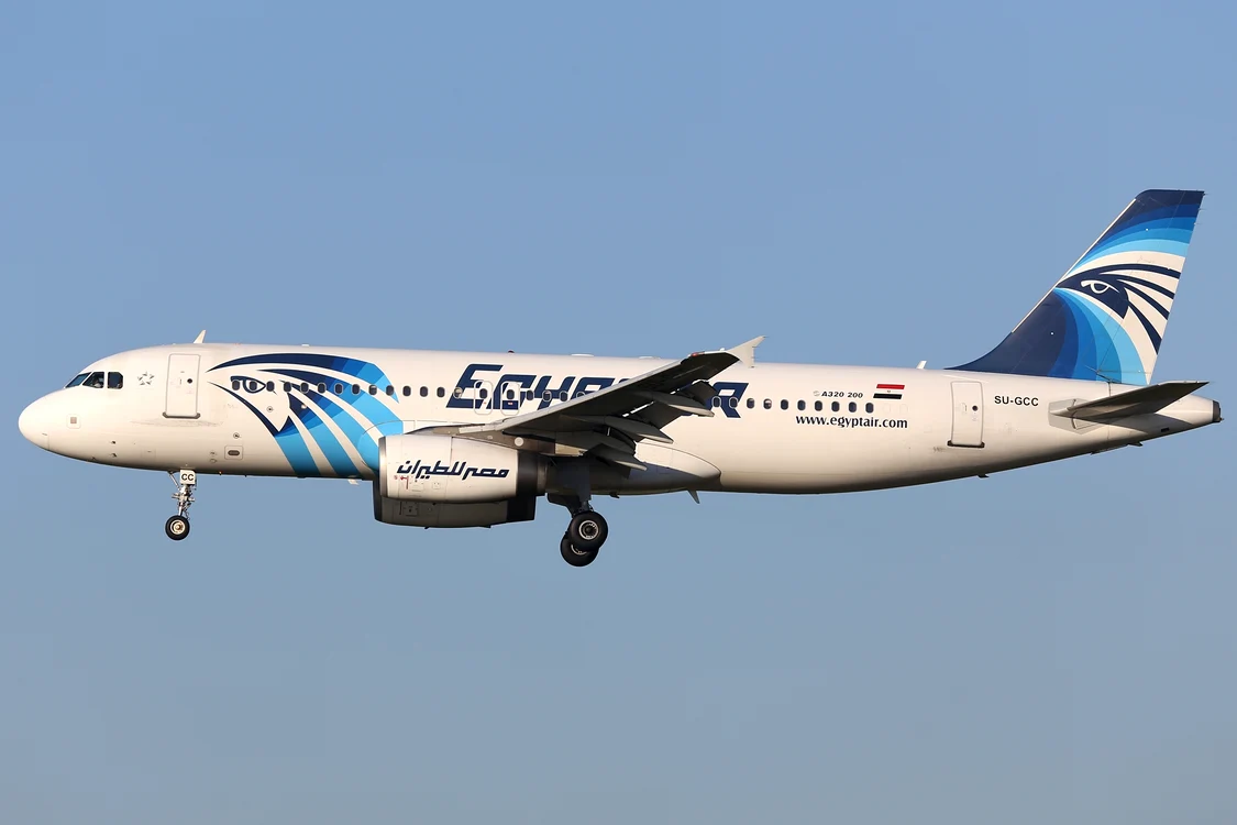 
    Tarek Abu Laban (centru) a pierdut patru rude în accidentul aviaticFoto AP  