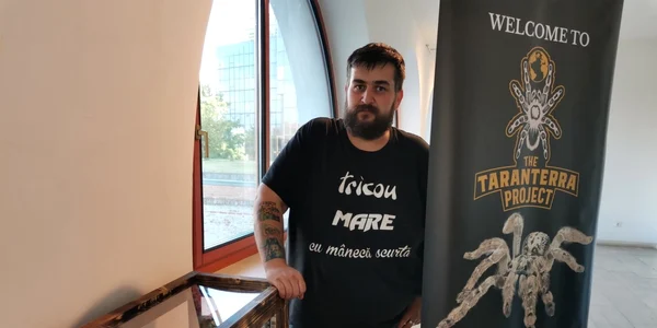 Bogdan Biriş colecţionează păianjeni FOTO Ş.Both