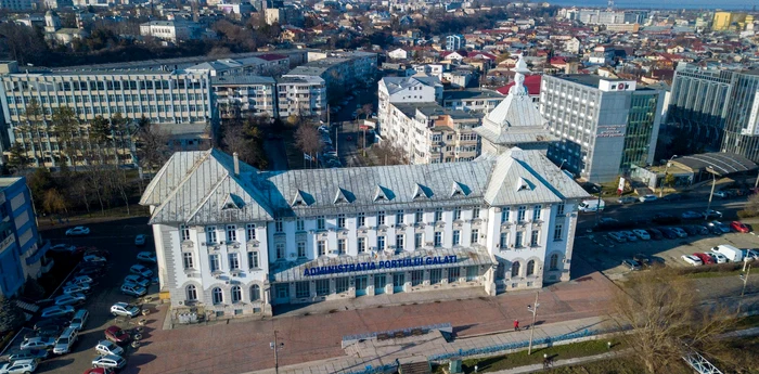 Clădirea se află în portul Galați, la malul Dunării FOTO: APDM/Facebook