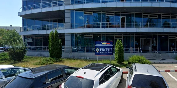 politia arges ancheta escrocherie imobiliara foto ipj arges jpg
