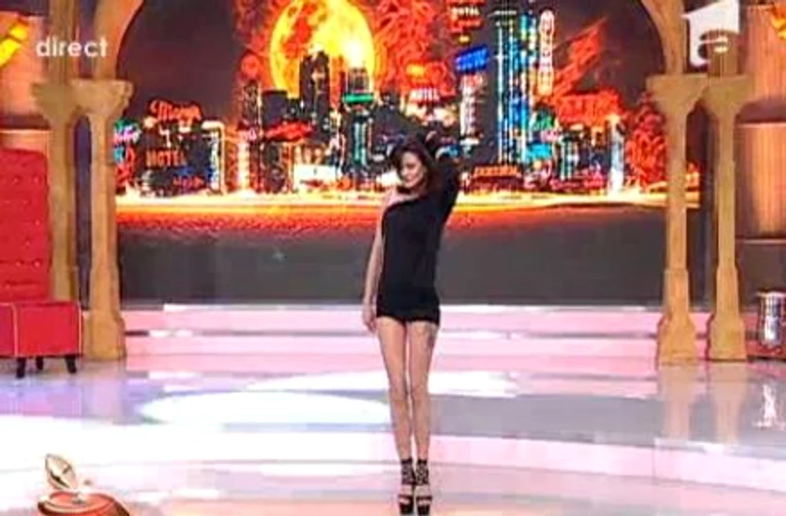 claudia, asistenta un show pacatos
