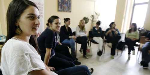 Alina Drăgănescu, de 17 ani, este încântată că poate comunica mai mult în limba engleză