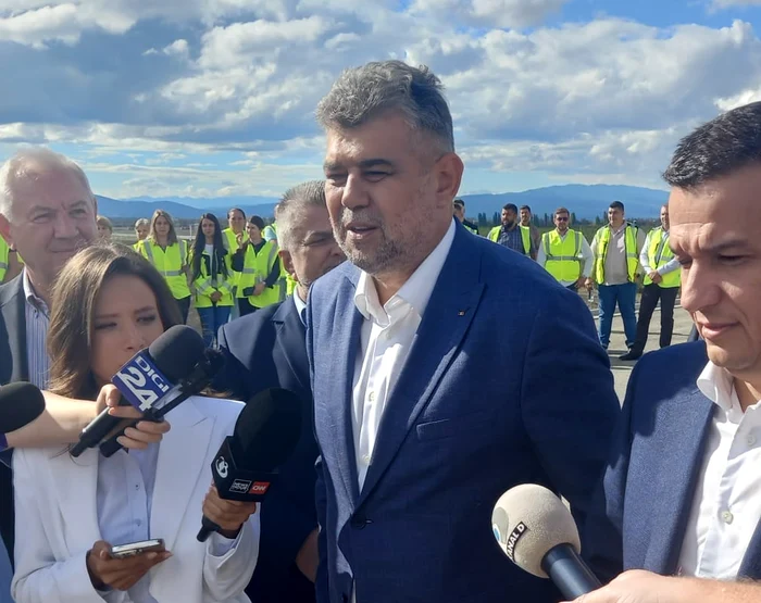 Marcel Ciolacu a ironizat PNL pe șantierul autostrăzii A7 FOTO: Vrancea24
