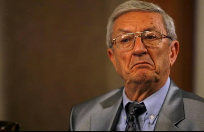 
    Victor Atanasie Stănculescu a murit la 88 de aniFoto: Facebook  