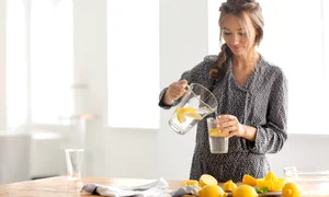 apa cu lamaie_shutterstock 1177679245 jpg