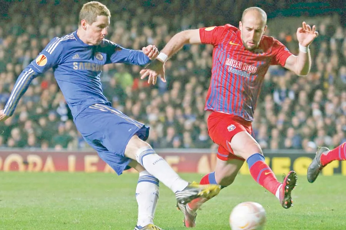 
    Latovlevici se va  duela din nou cu  Torres în meciurile  cu Chelsea (Foto: Reuters)  