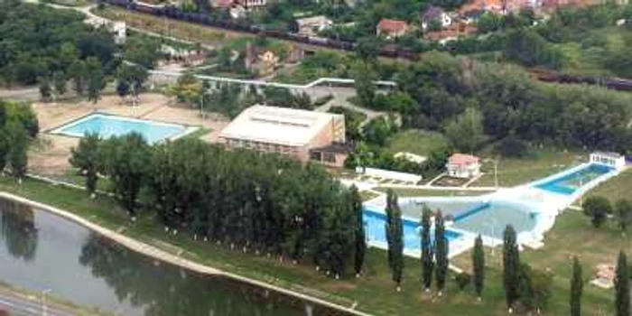 Ştrandul municipal se transformă într-un complex de cinci stele, „pericol“ pentru acuapark-urile din Ungaria