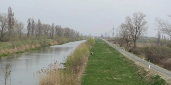 Pista de biciclete pe digul Begăi