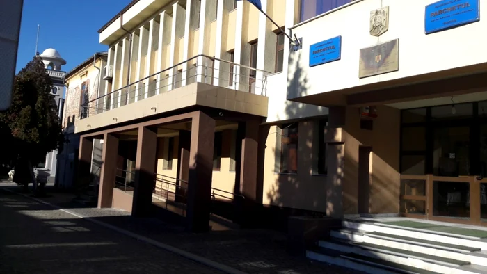 Procurorul Parchetului de pe lângă Judecătoria Slatina a dispus reţinerea suspectului