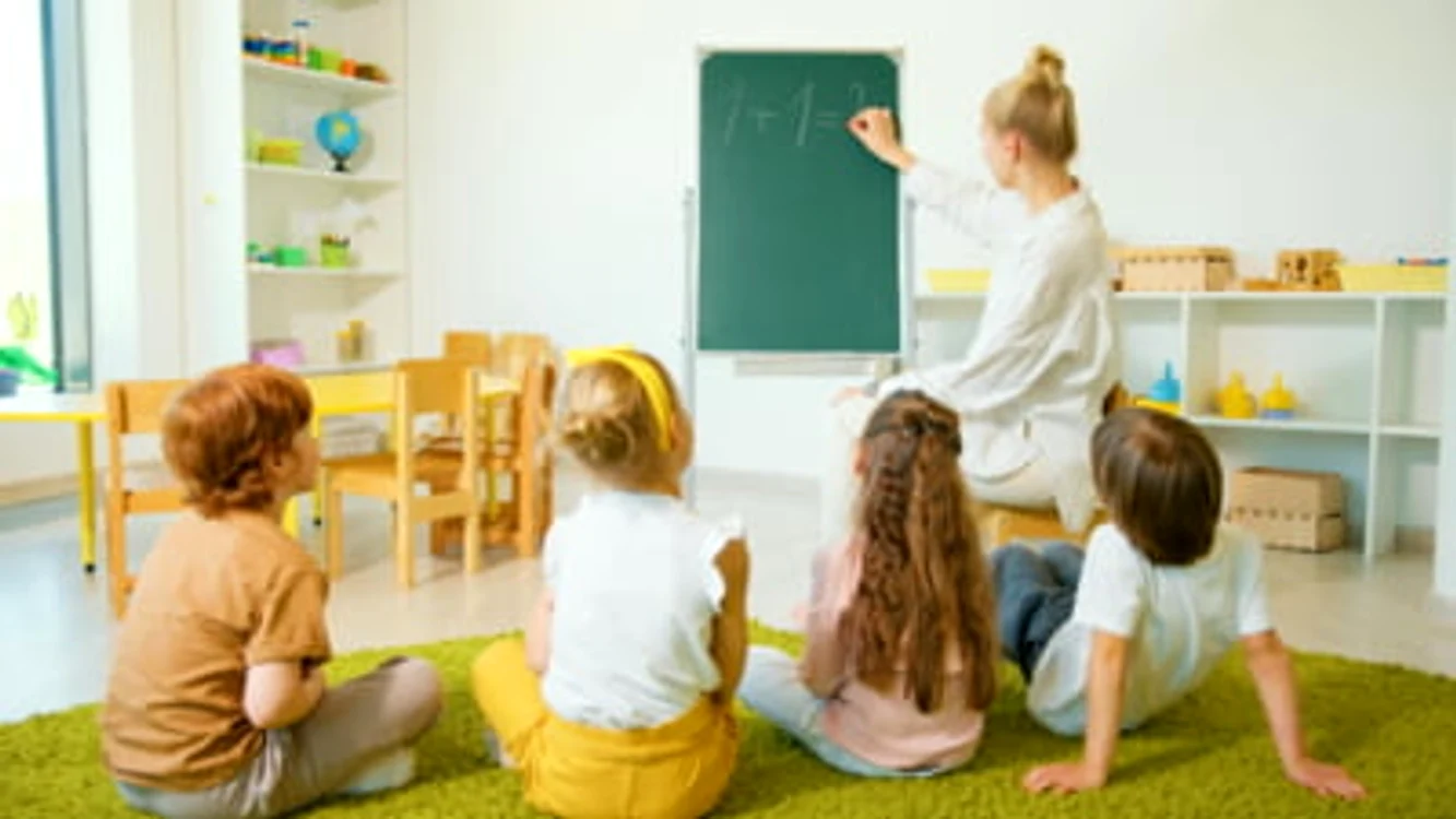 Profesoară.