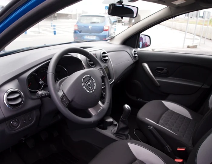 Noul Sandero surprinde prin designul interior, mai atragator