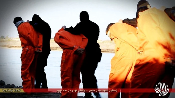 Opt poliţişti irakieni au fost executati de SI FOTO Daily Mail