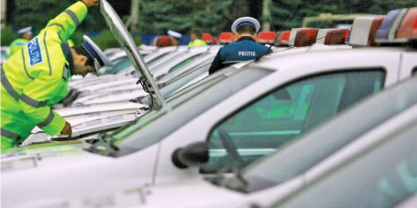 Poliţia Română nu ştie când va veni prima tranşă din cele 449 de maşini Dacia Logan comandate în 2008  