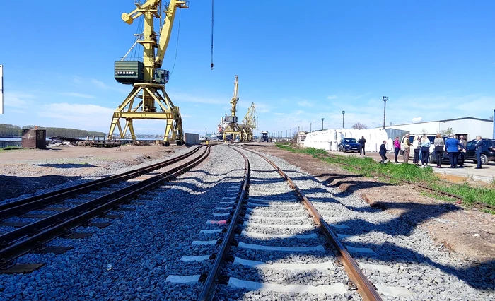 Calea ferată cu ecartament larg din Portul Galați, extinsă FOTO: Zona Liberă Galați