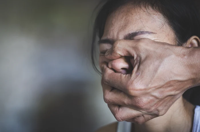 Legea oferă ordine de protecție și pași clari pentru siguranța victimelor. FOTO: Shutterstock