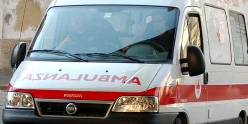 Românca a fost transportată de urgenţă la spital