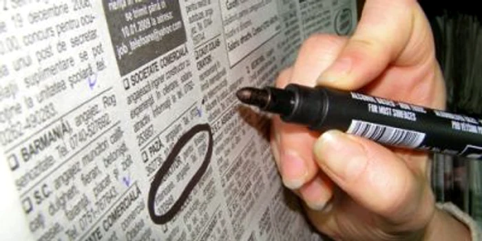 Anchetatorii spun că, în decurs de patru luni, membrii grupării ar fi recrutat tinere de pe raza municipiilor Piteşti şi Târgovişte, le-ar fi adăpostit şi constrâns, prin violenţă, să întreţină relaţii sexuale