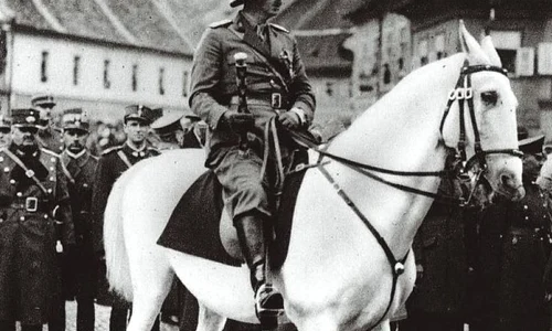 Cum a distrus Carol al II lea democrația în România jpeg