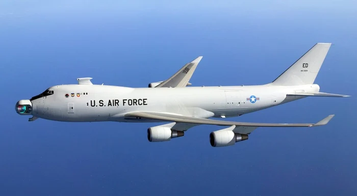 Avionul cu tureta laser FOTO businessinsider.com.au