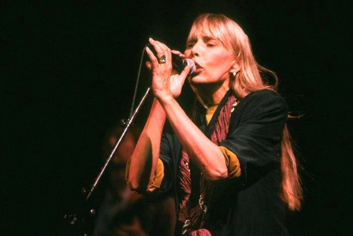 Joni Mitchell a fost inclusă în Rock and Roll Hall of Fame în 1997 foto: Facebook