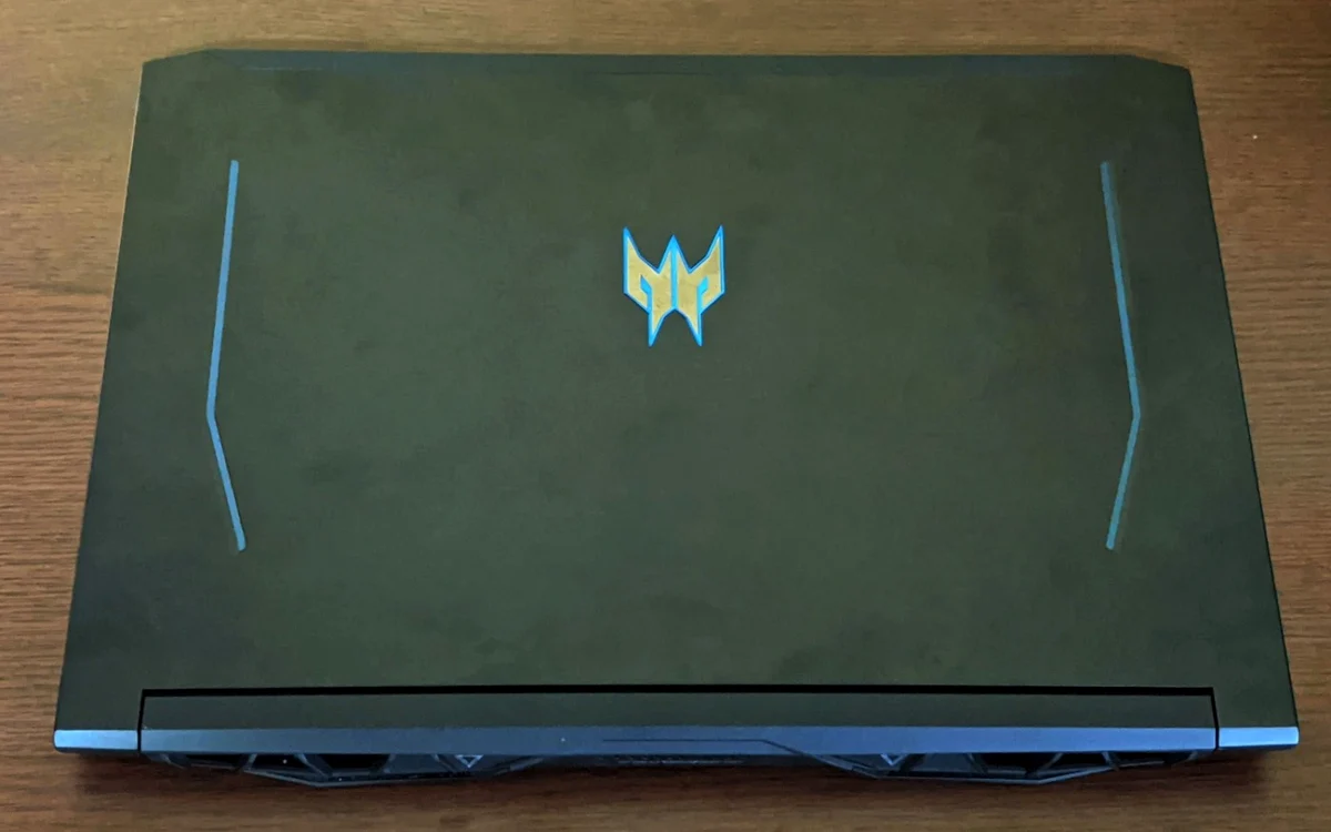 Acer Predator Helios 300 laptop de gaming FOTO Adrian Pogîngeanu