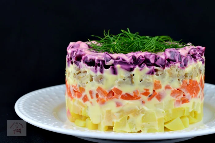 
    Salata rusească Shuba este extrem de aspectuoasă  