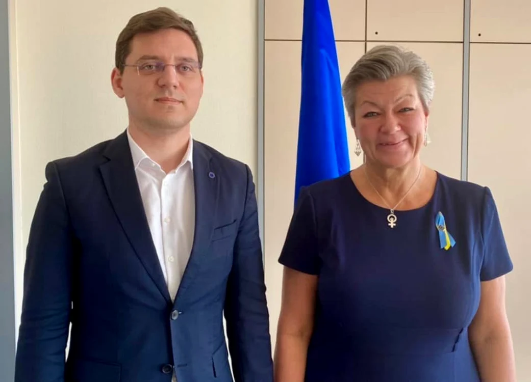 Eurodeputatul Victor Negrescu şi comisatul european  FOTO Ylva Johansson FOTO