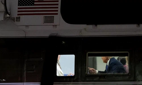 TRUMP CEARTA MELANIA jpg