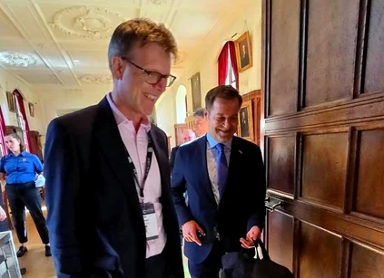 Ambasadorul Marii Britanii la București, Giles Portman