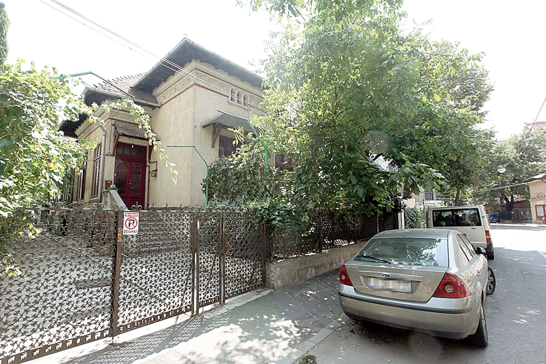 În casa din Strada Caimatei a locuit Ion Dolănescu