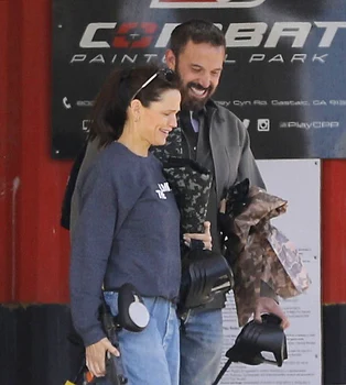 Ben Affleck și Jennifer Garner împreună la paintball