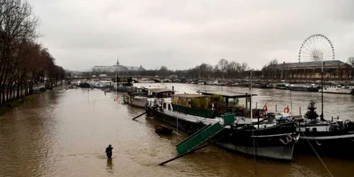 Inundatii - Sena - Paris FOTO AFP 