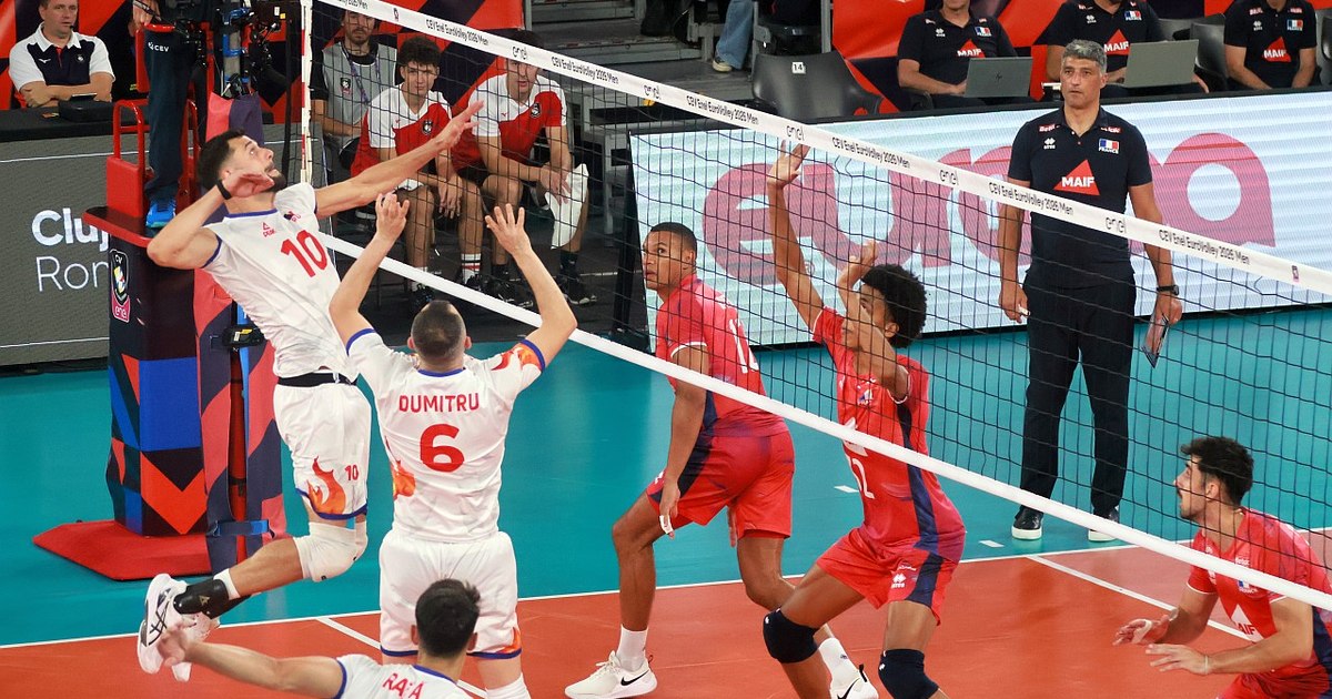 România a învins Franța cu 3:2 la volei, după o revenire de la 0-2