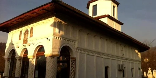 Biserica Sf Ierarh Nicolae din Dăeşti - Vâlcea Foto Adevărul