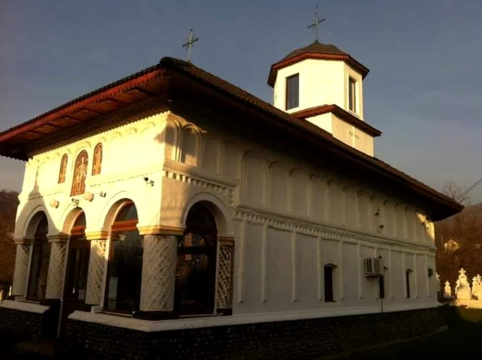 Biserica Sf Ierarh Nicolae din Dăeşti - Vâlcea Foto Adevărul