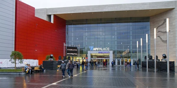 Târguri cu produse de Crăciun, brazi şi colinde, la AFI Palace Cotroceni