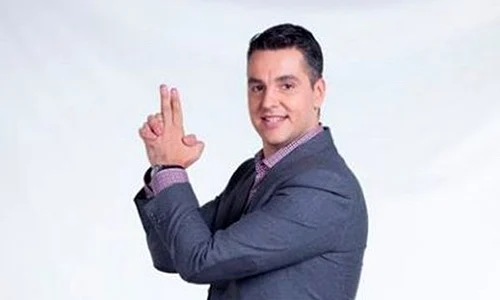 Cristi Brancu şi a pus în cap lumea mondenă  jpeg
