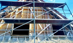 casa de canepa si var in constructie