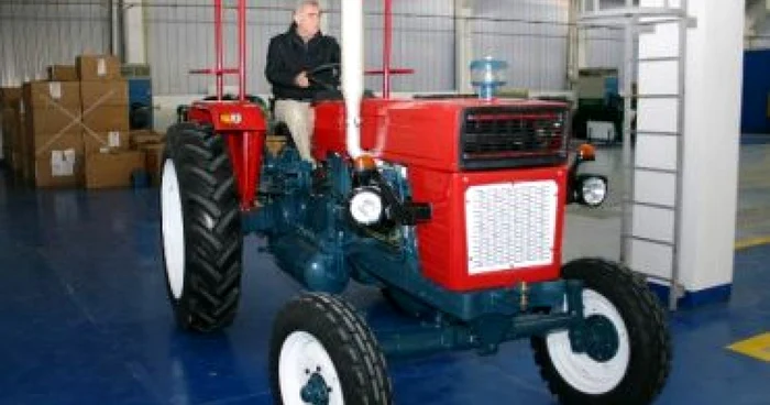 Braşov: 14.000 euro, preţul unui tractor produs de egipteni la Braşov