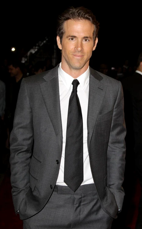 ryan reynolds 20100914 zaf cj4 429 1 jpeg