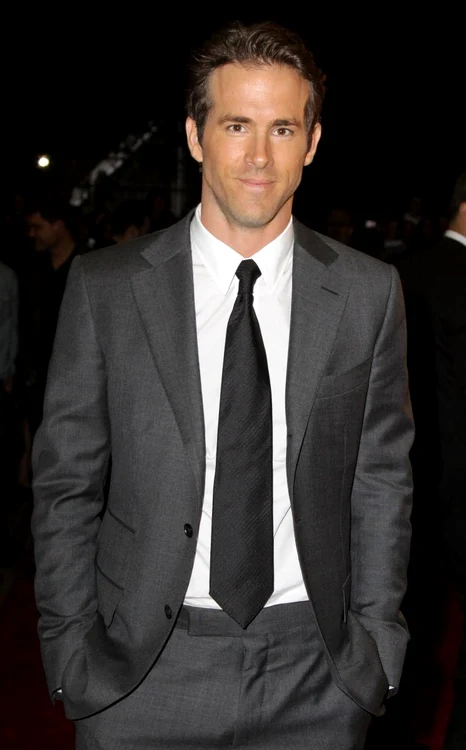 ryan reynolds   20100914 zaf cj4 429 1 jpeg